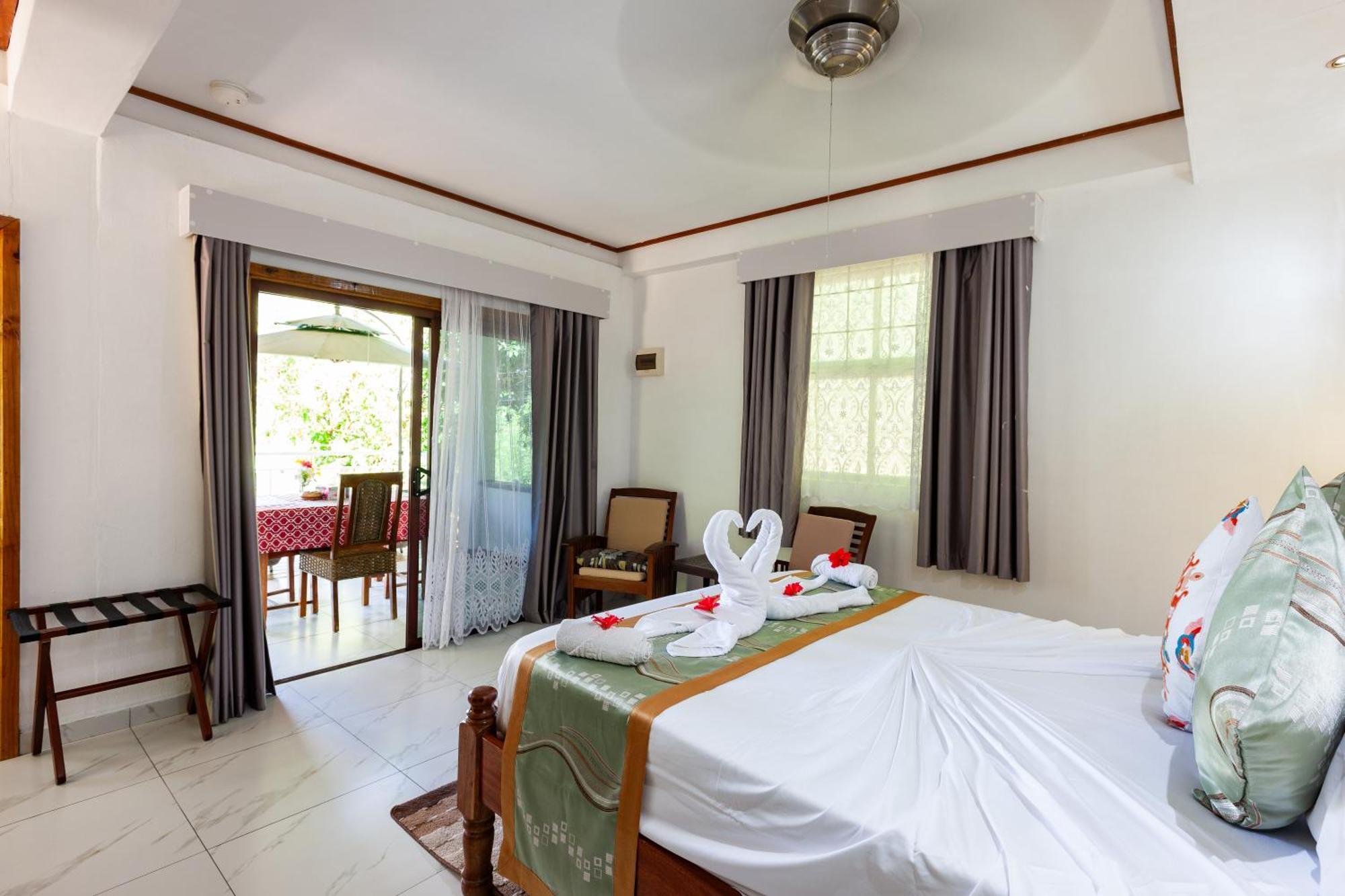 Sea View Lodge Баи-Сейнт-Энн Экстерьер фото