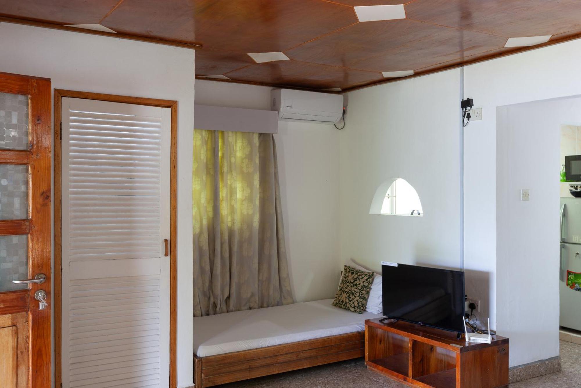 Sea View Lodge Баи-Сейнт-Энн Экстерьер фото