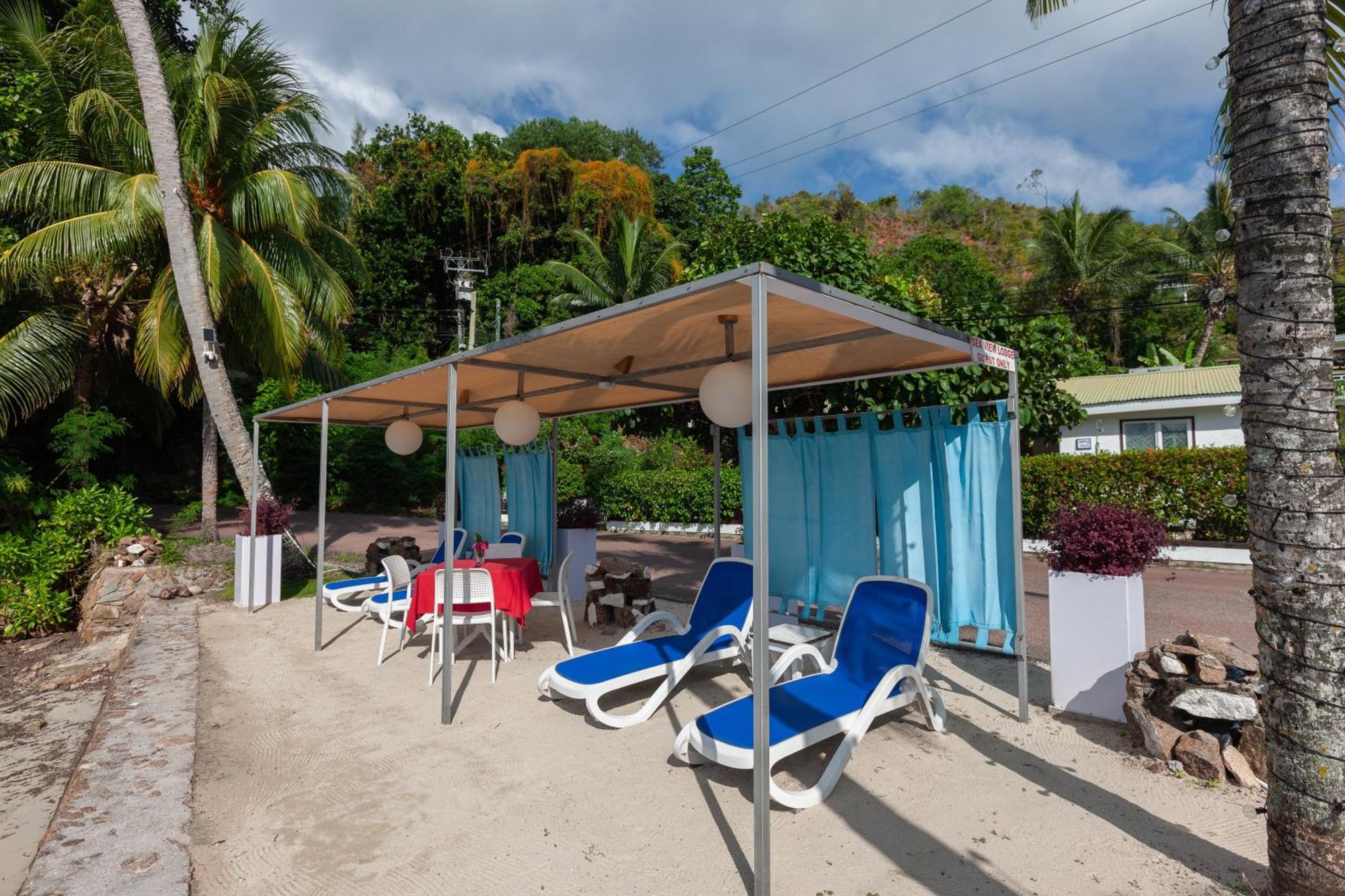 Sea View Lodge Баи-Сейнт-Энн Экстерьер фото