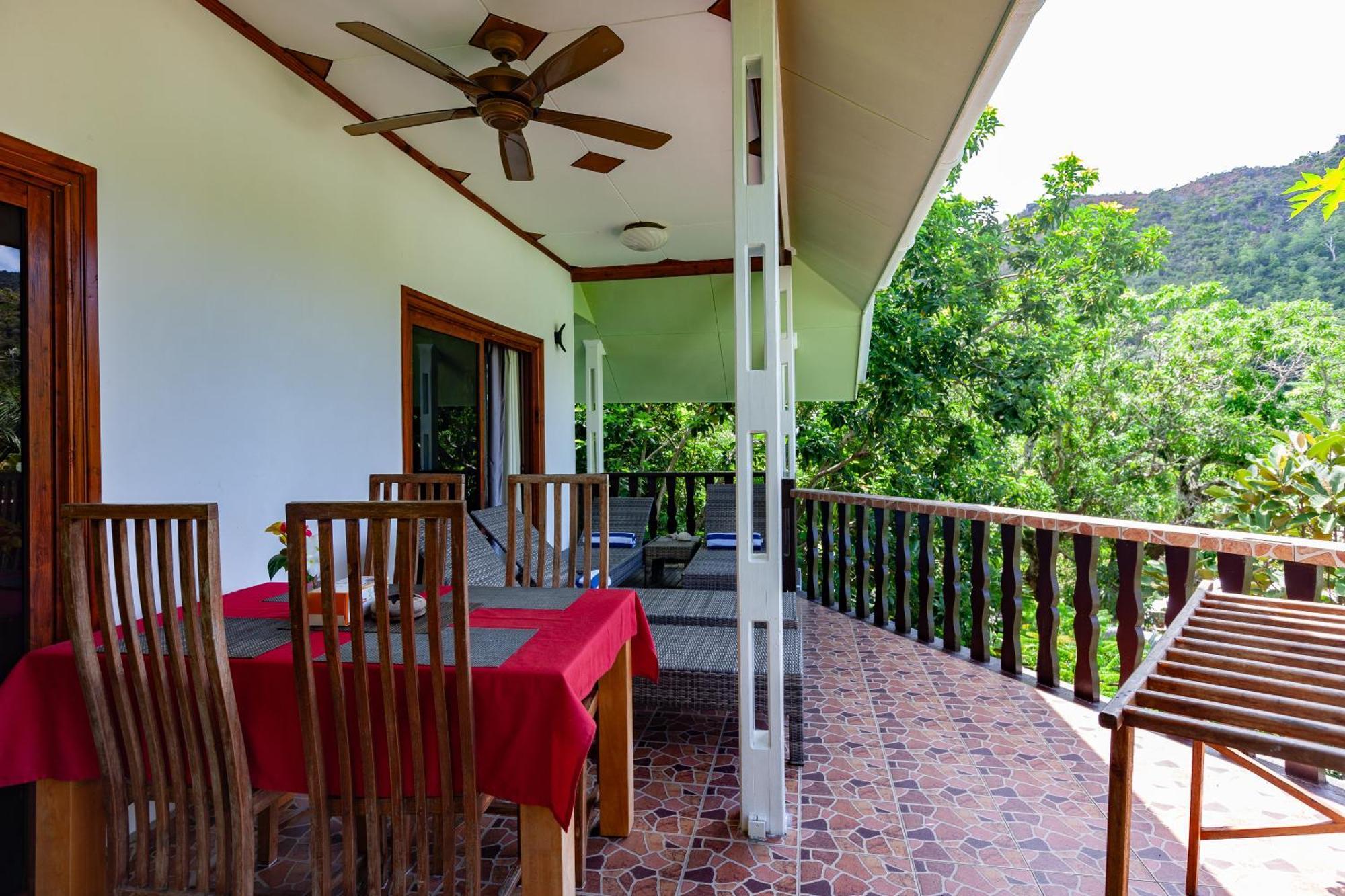 Sea View Lodge Баи-Сейнт-Энн Экстерьер фото