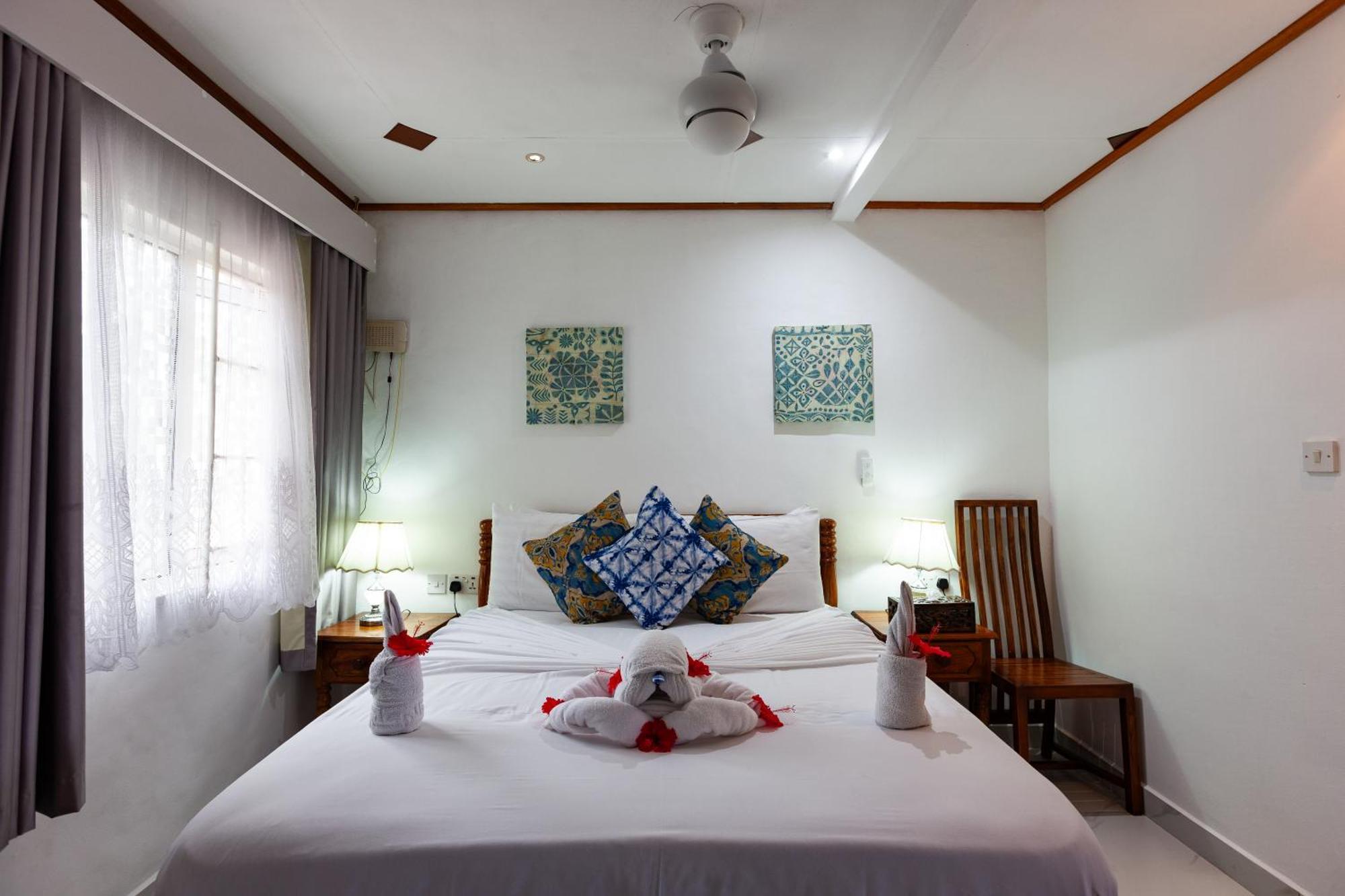 Sea View Lodge Баи-Сейнт-Энн Экстерьер фото
