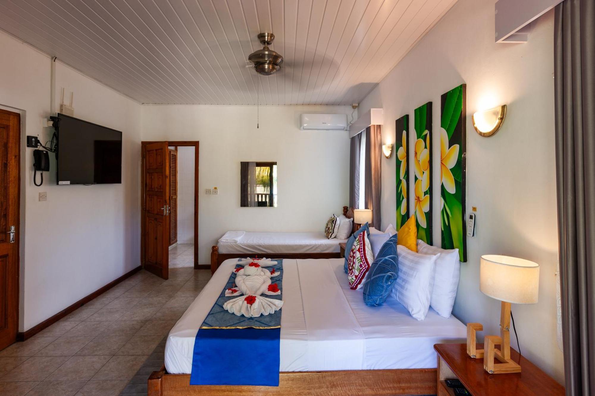 Sea View Lodge Баи-Сейнт-Энн Экстерьер фото