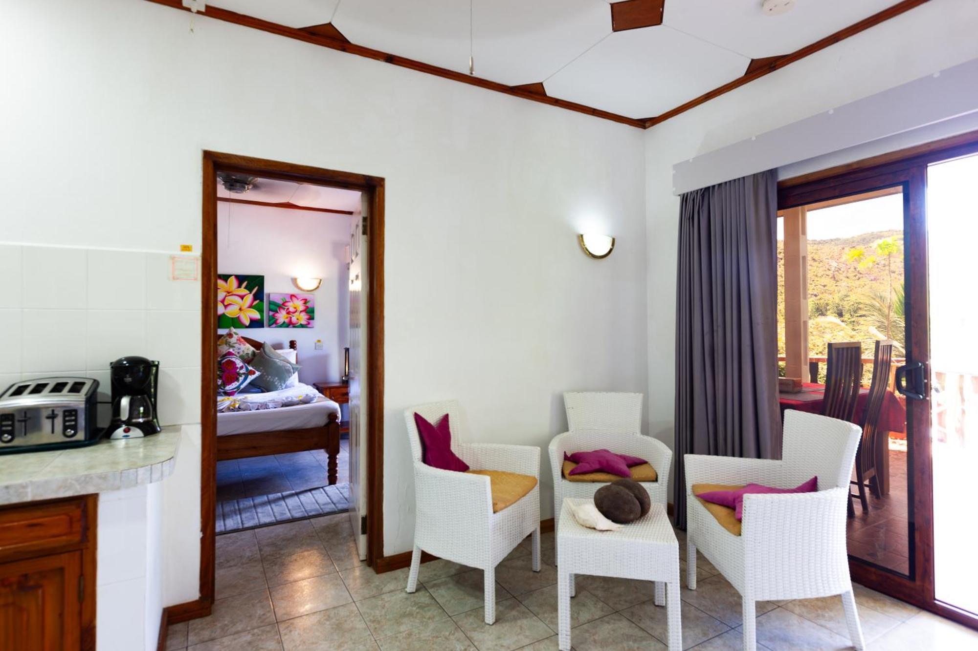 Sea View Lodge Баи-Сейнт-Энн Экстерьер фото