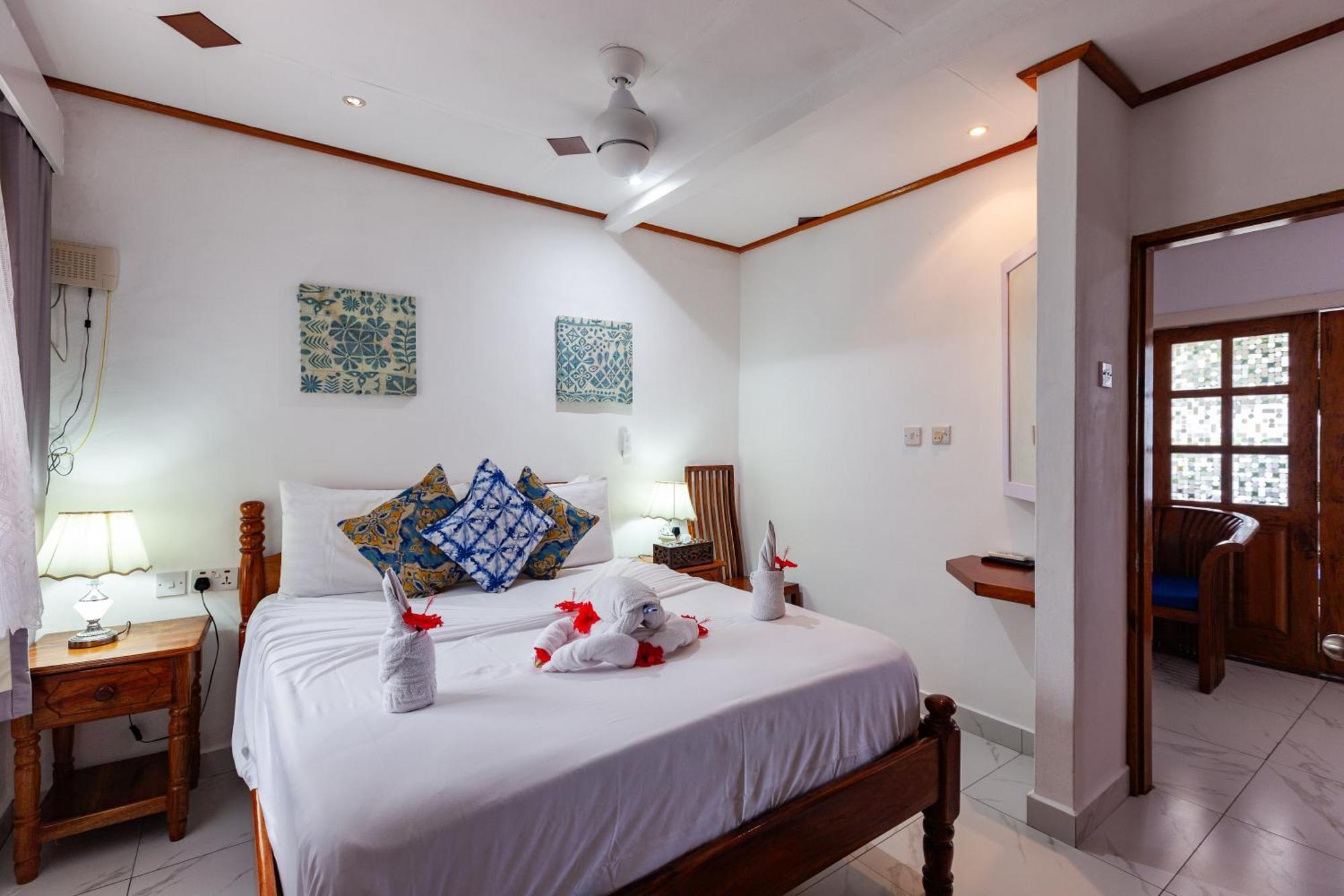 Sea View Lodge Баи-Сейнт-Энн Экстерьер фото