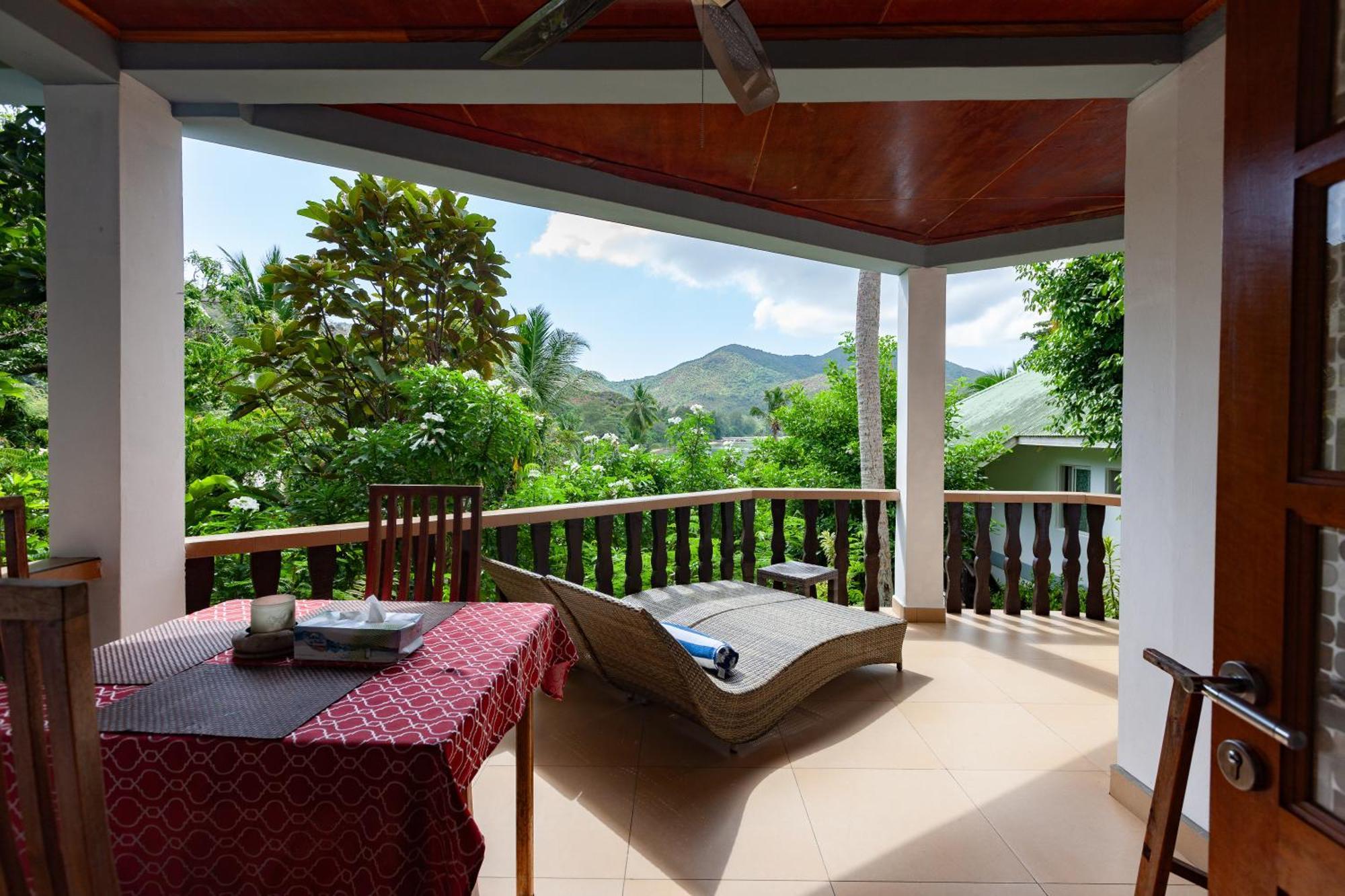 Sea View Lodge Баи-Сейнт-Энн Экстерьер фото