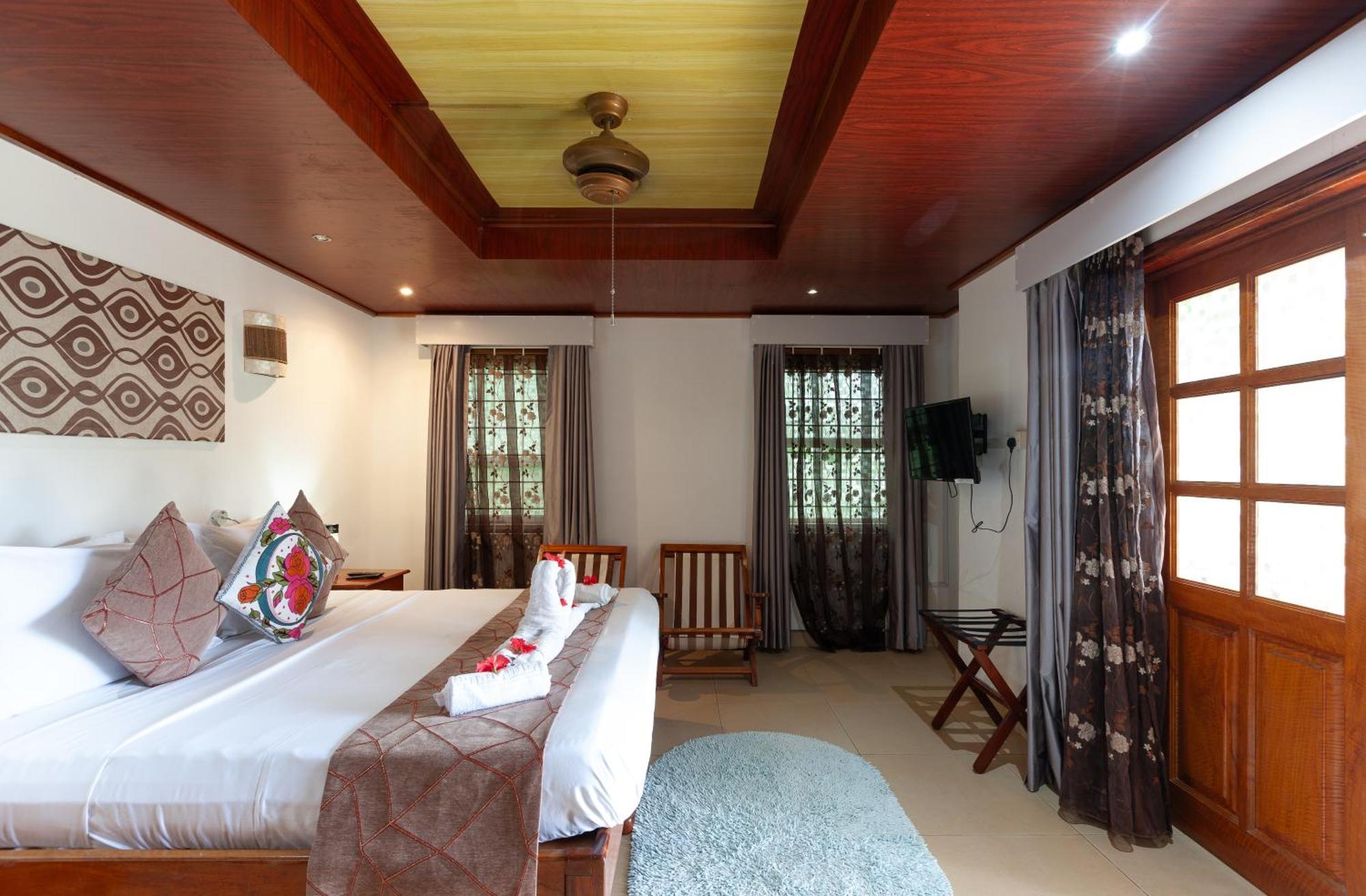 Sea View Lodge Баи-Сейнт-Энн Экстерьер фото