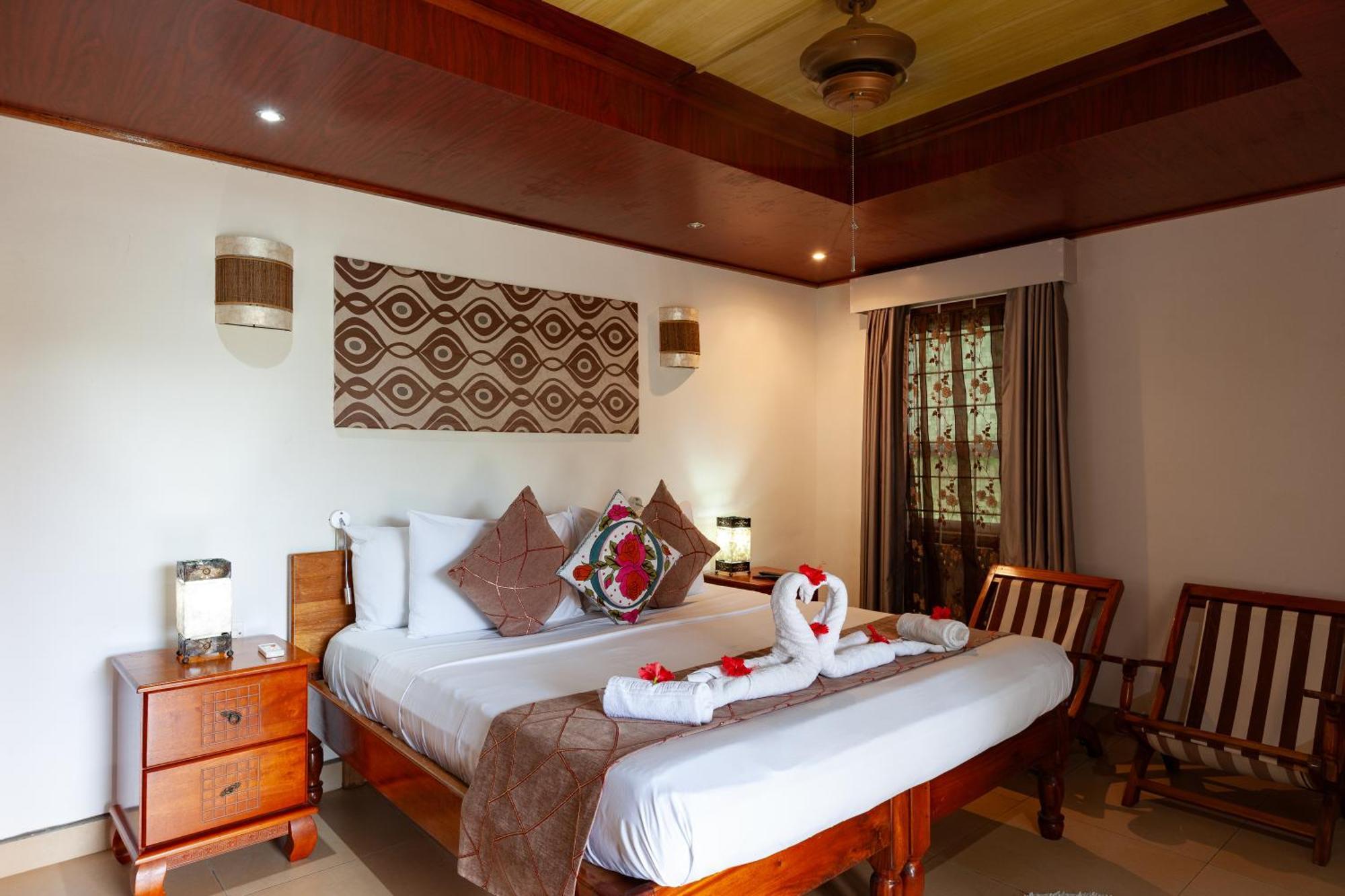 Sea View Lodge Баи-Сейнт-Энн Экстерьер фото