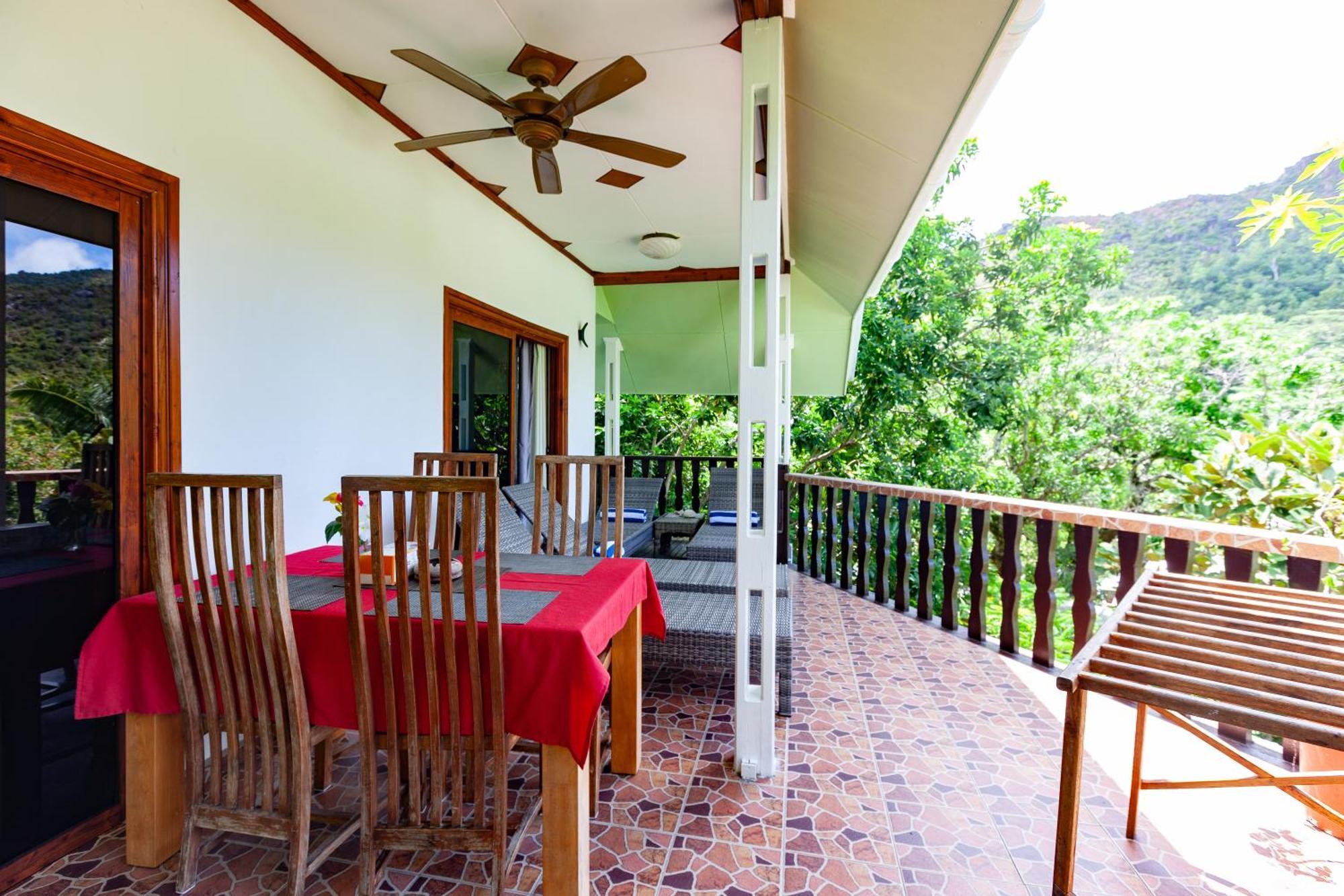 Sea View Lodge Баи-Сейнт-Энн Экстерьер фото
