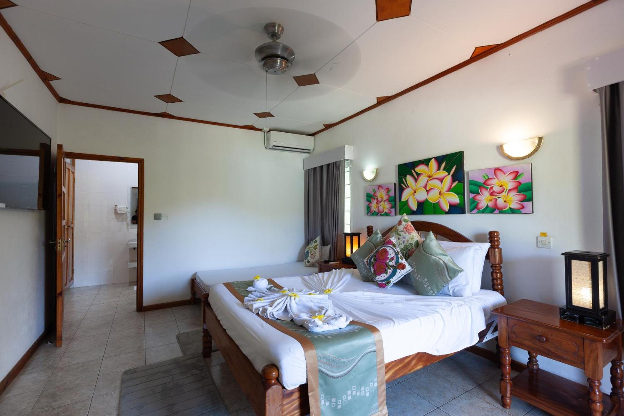 Sea View Lodge Баи-Сейнт-Энн Экстерьер фото