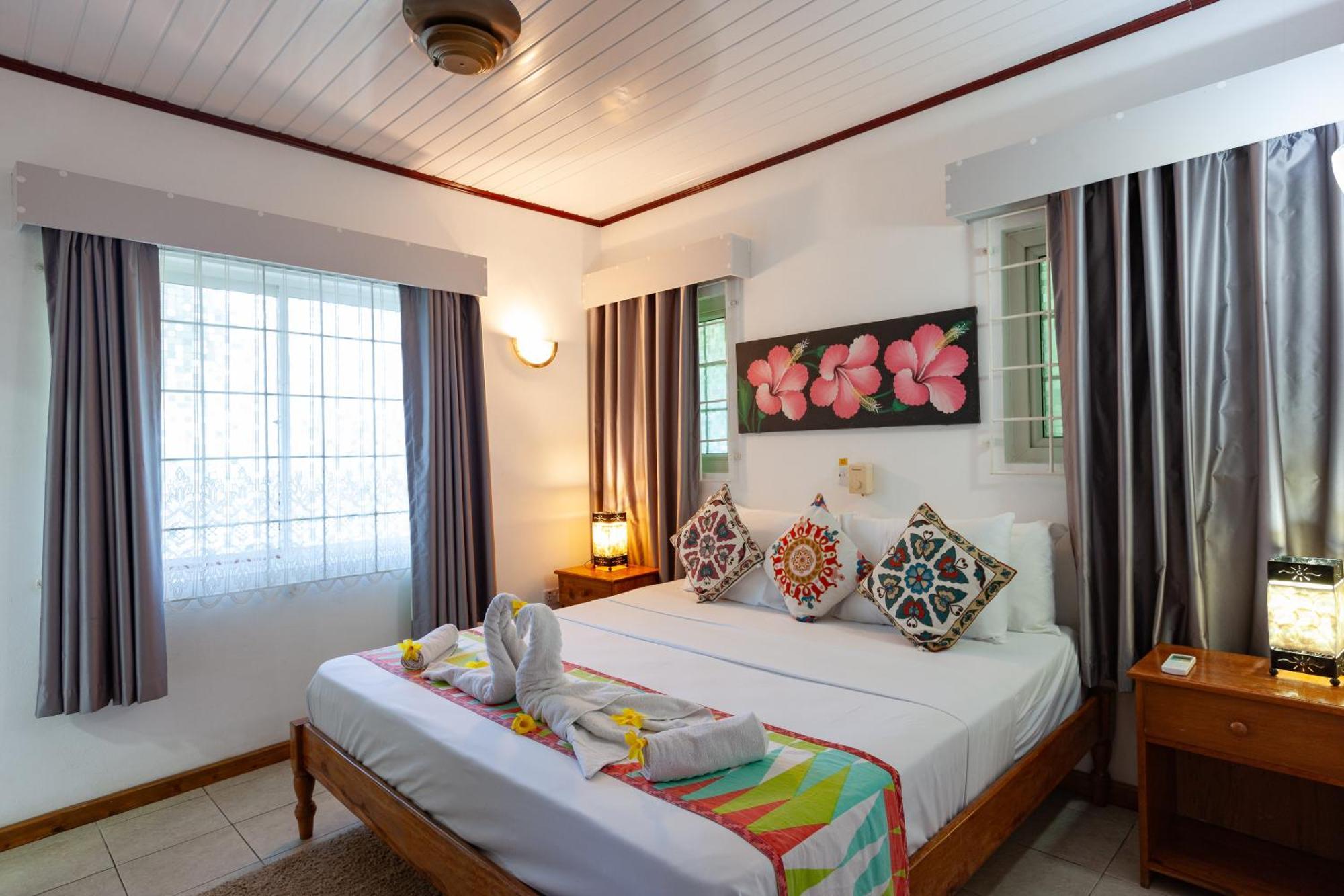 Sea View Lodge Баи-Сейнт-Энн Экстерьер фото