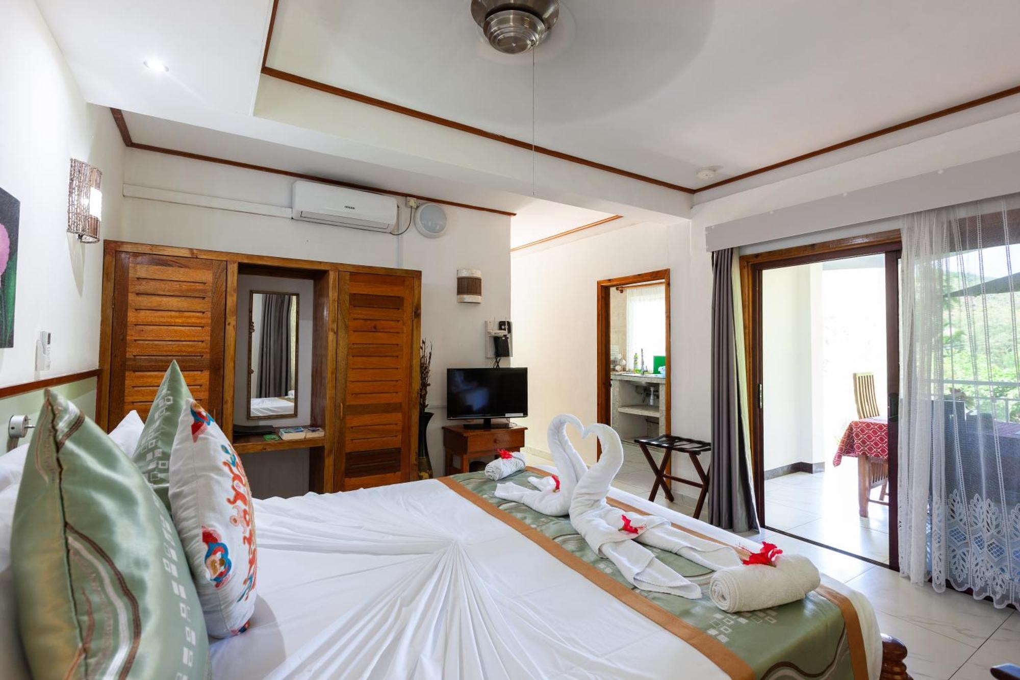Sea View Lodge Баи-Сейнт-Энн Экстерьер фото