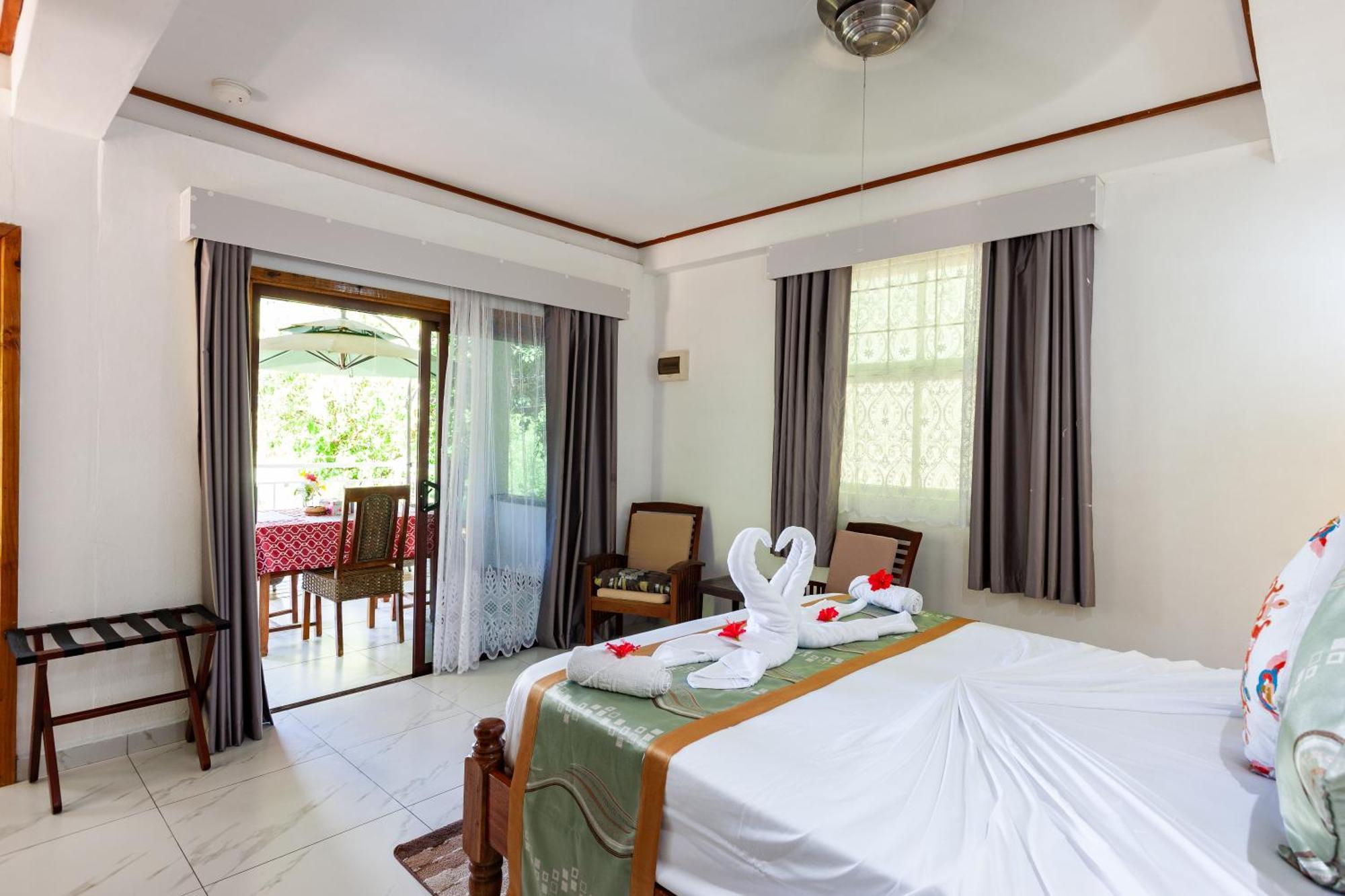 Sea View Lodge Баи-Сейнт-Энн Экстерьер фото