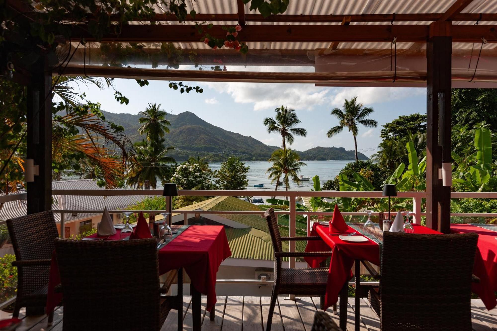 Sea View Lodge Баи-Сейнт-Энн Экстерьер фото