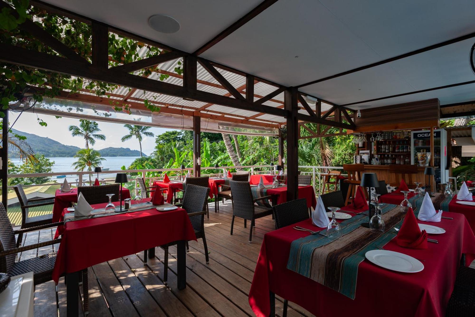 Sea View Lodge Баи-Сейнт-Энн Экстерьер фото